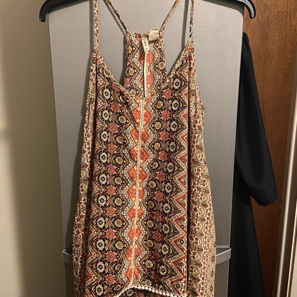 Tops! $6 each or 4 shirts/$20 - Picture 6 of 15